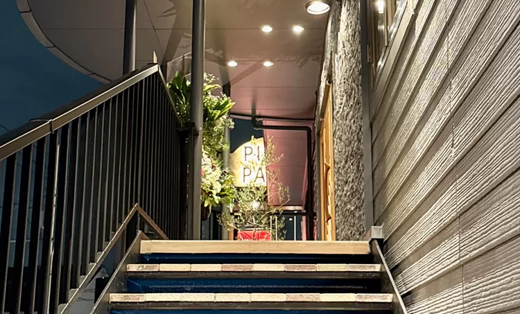 イタリアンリゾート ペルティカ 戸田公園店の入口