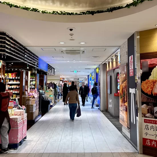 ビーンズ戸田公園 2F 通路